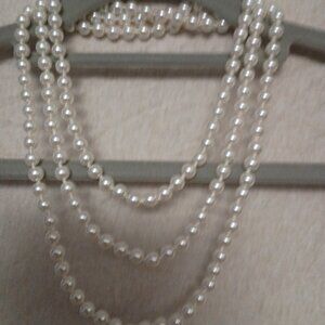 Freshwater Pearls Necklace White Length 146cm / 28'5", beads size 8mm